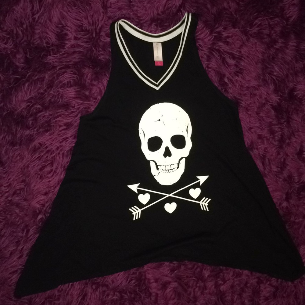 Black Heart Skull & Arrows Tank Top